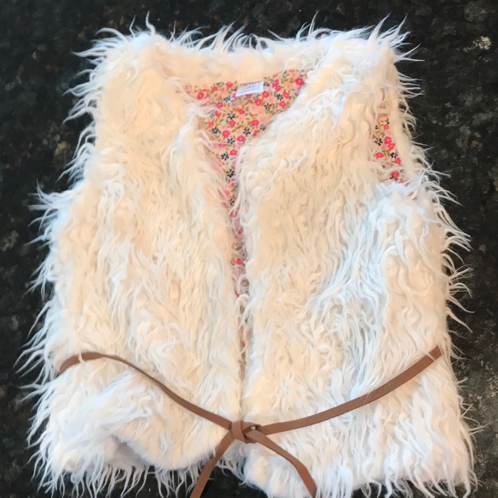 Carter’s 3T NWT Vest plus Belt!